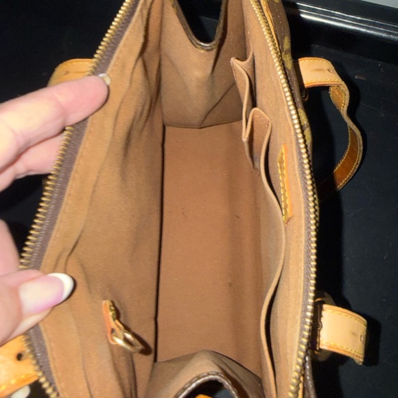 LV. Brown Monogram Tote Bag - Picture 8 of 16